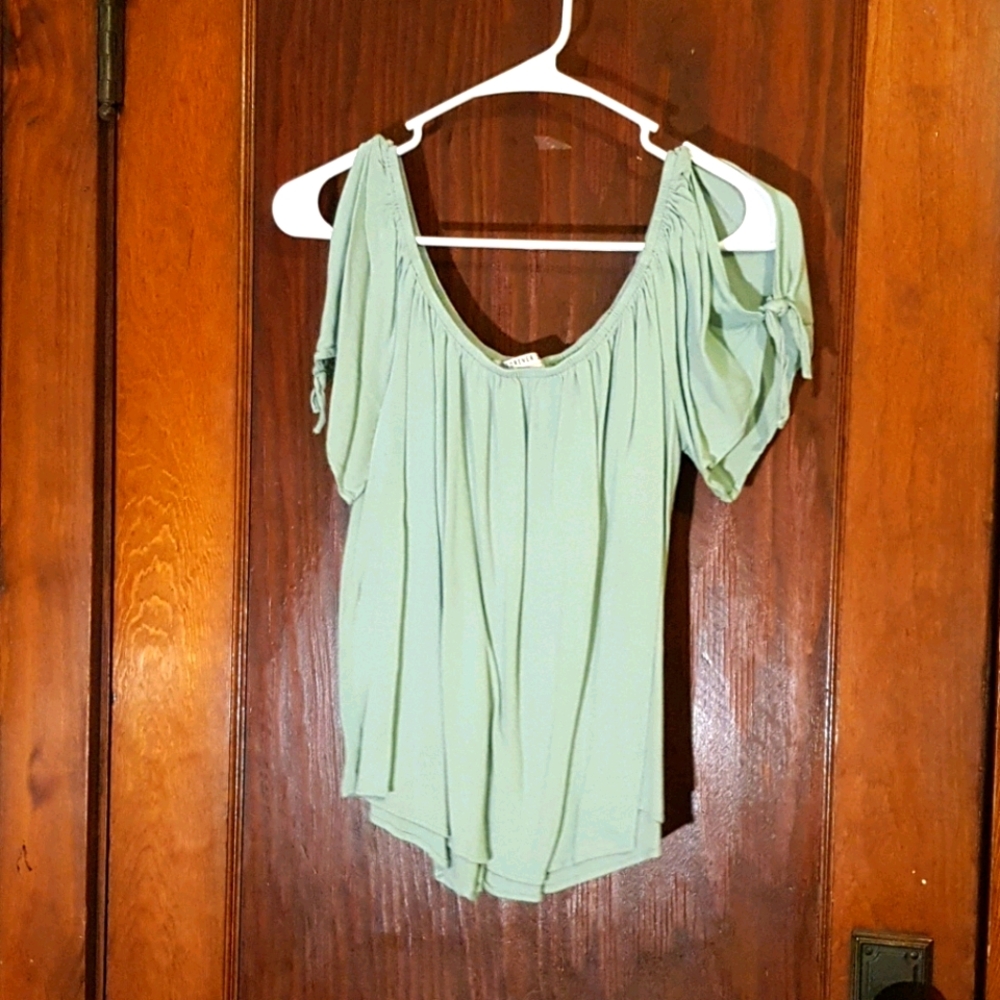 Forever 21 short sleeve shoulderless top